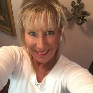 Meet your Posher, Stacy